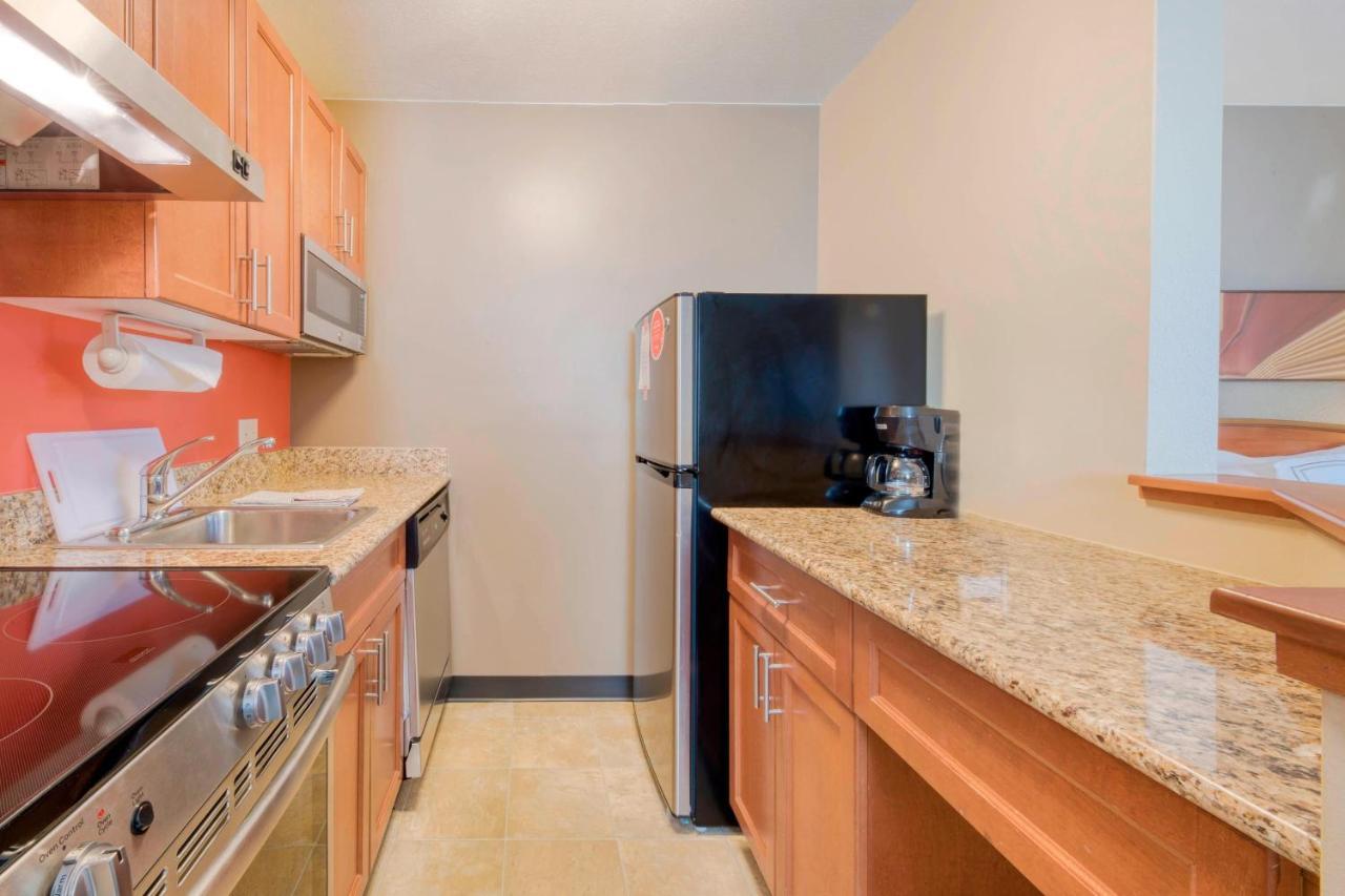 Towneplace Suites Raleigh Cary/Weston Parkway Экстерьер фото