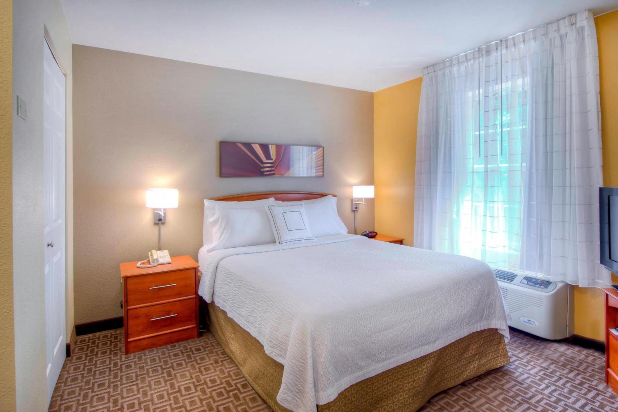 Towneplace Suites Raleigh Cary/Weston Parkway Экстерьер фото