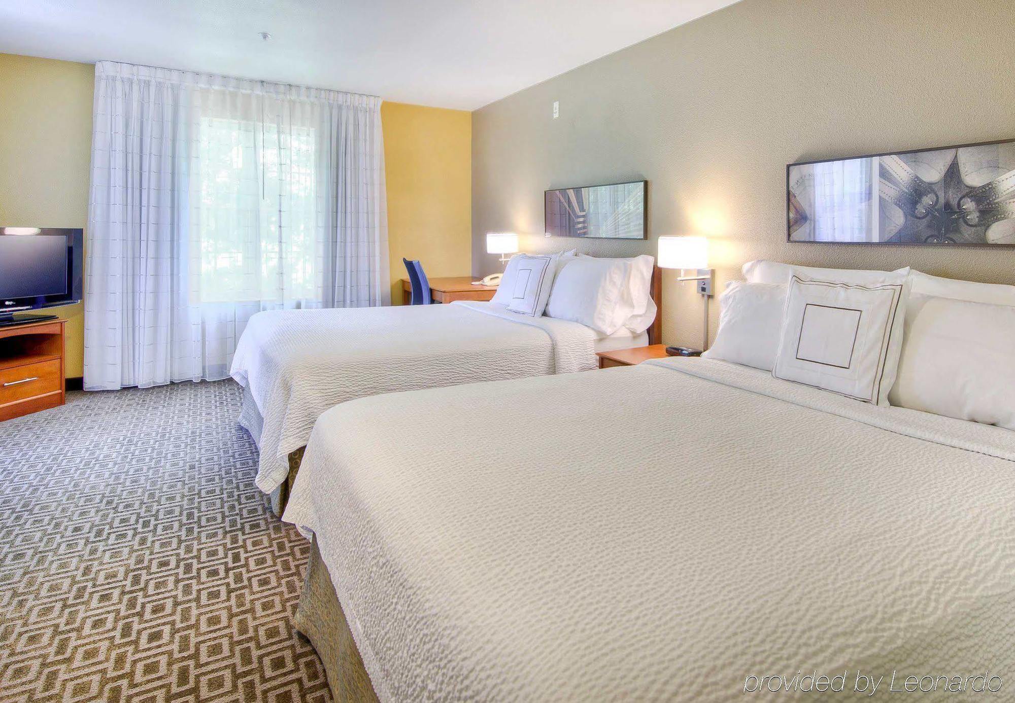 Towneplace Suites Raleigh Cary/Weston Parkway Экстерьер фото