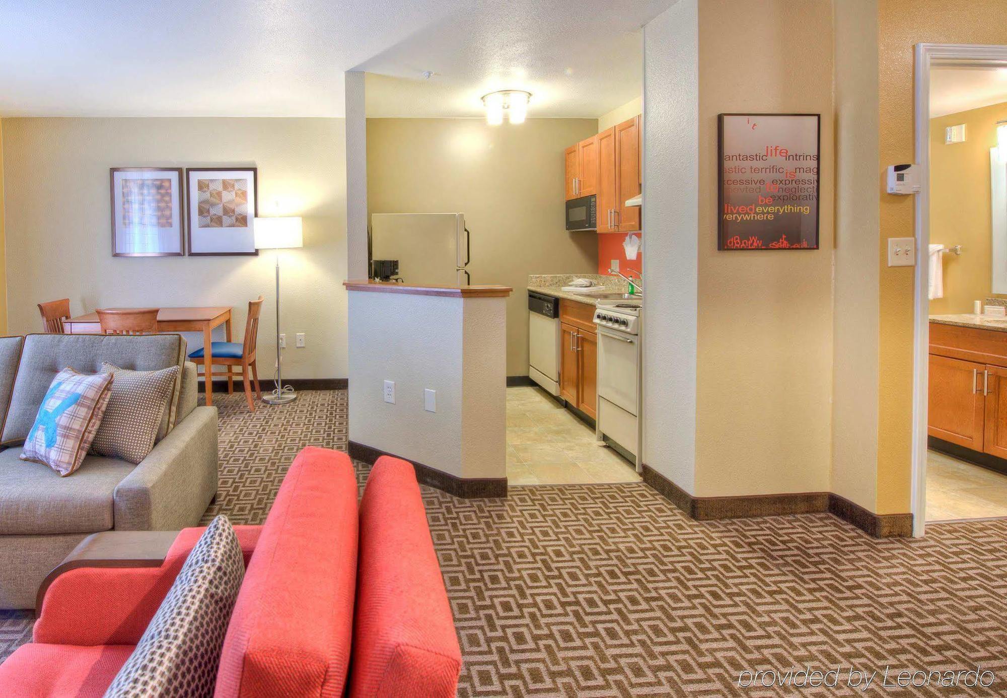 Towneplace Suites Raleigh Cary/Weston Parkway Экстерьер фото